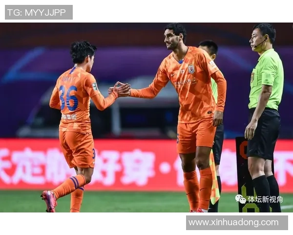 武汉足球队在全国锦标赛中的团队协作表现分析与点评